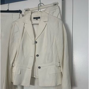 Ellen Tracey off white pant suite- like new worn 1